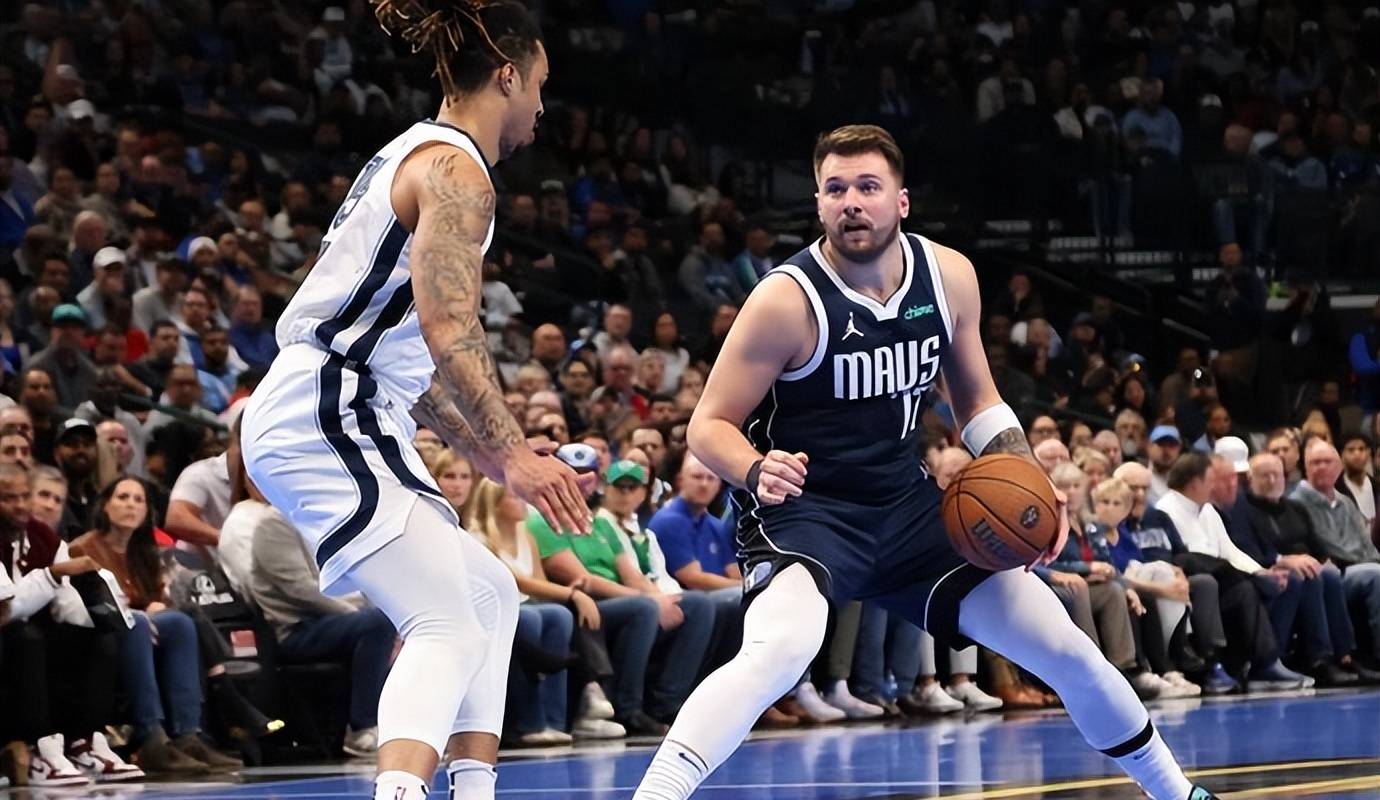 随机东契奇连续十场比赛得分超过关键助攻，曼联挑战极限！的简单介绍